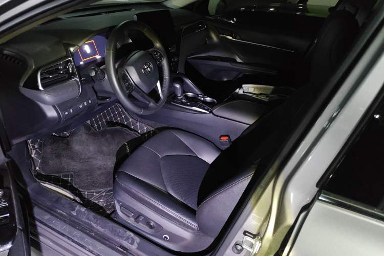 Used Toyota Camry 2021 2.5G Luxury Edition Left Front Seat
