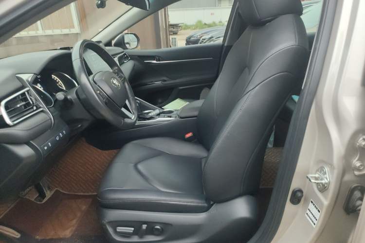 Used Toyota Camry 2021 2.0G Luxury Edition Left Front Seat