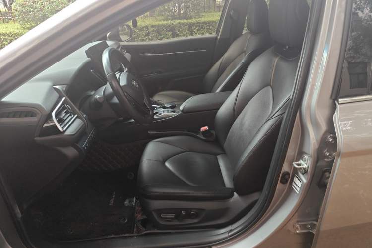 Used Toyota Camry 2021 2.5G Luxury Edition Left Front Seat