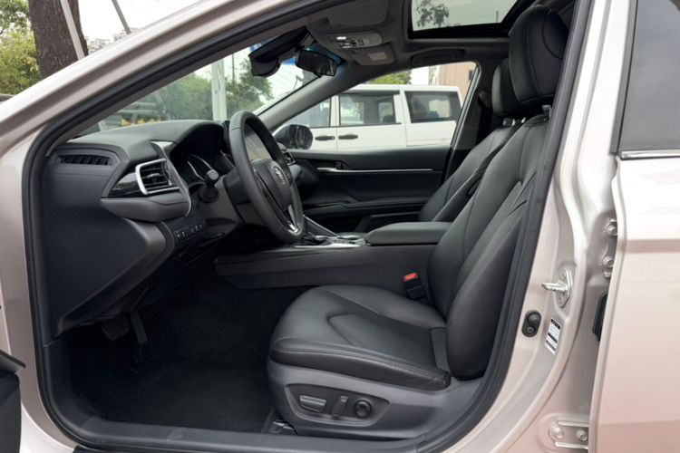 Used Toyota Camry 2021 2.0G Luxury Edition Left Front Seat