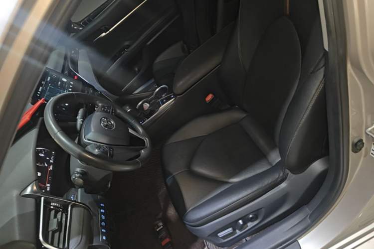Used Toyota Camry 2021 2.5G Luxury Edition Left Front Seat