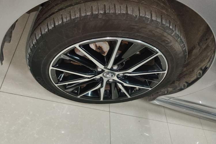 Used Toyota Camry 2021 Dual-Motor 2.5HS Fēngshàng Edition Left Front Wheel Hub