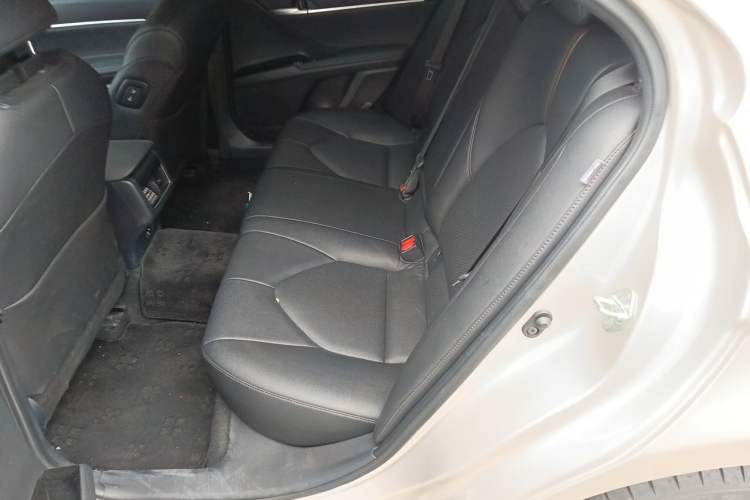 Used Toyota Camry 2021 2.5G Luxury Edition Left Rear Seat