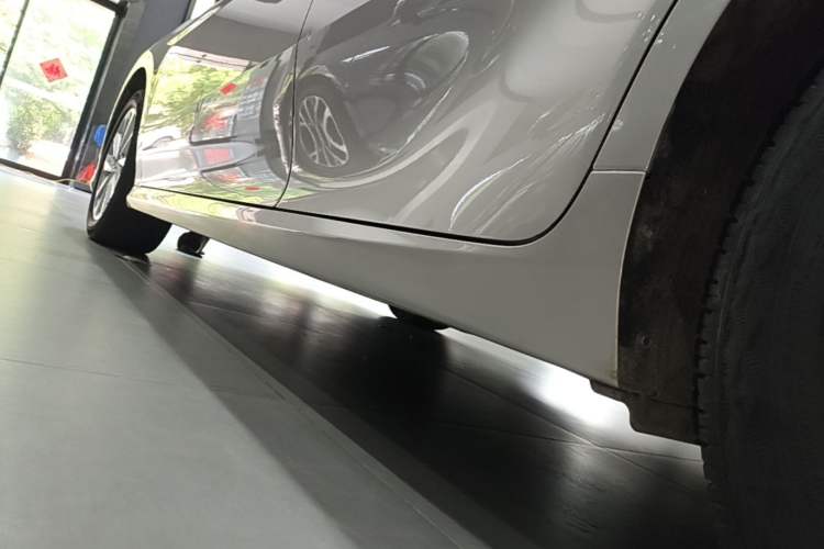 Used Toyota Camry 2021 2.0G Luxury Edition Left Side Sill