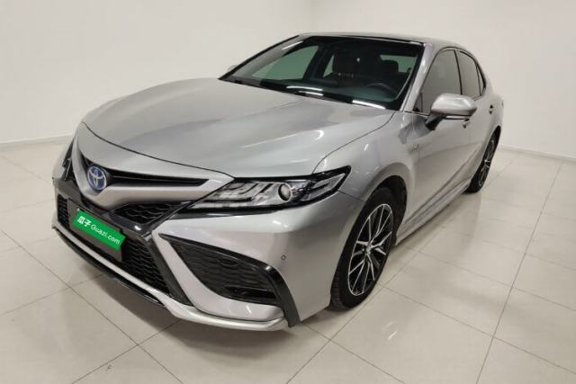 Ojetý Toyota Camry 2021 Dual-Motor 2.5HS Fēngshàng Edition