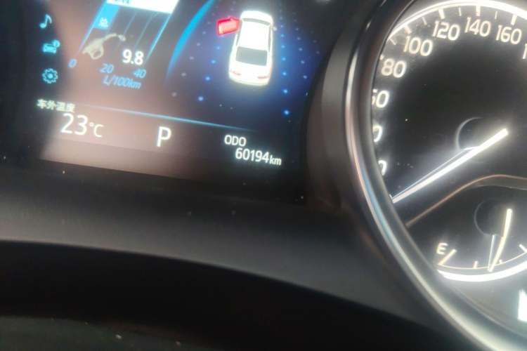 Used Toyota Camry 2021 2.0G Luxury Edition Odometer Close Up