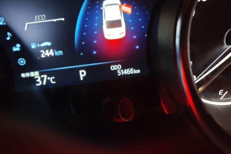 Used Toyota Camry 2021 2.0G Luxury Edition Odometer Close Up