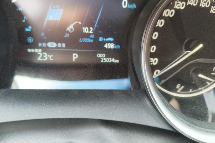 Used Toyota Camry 2021 2.0G Luxury Edition Odometer Close Up