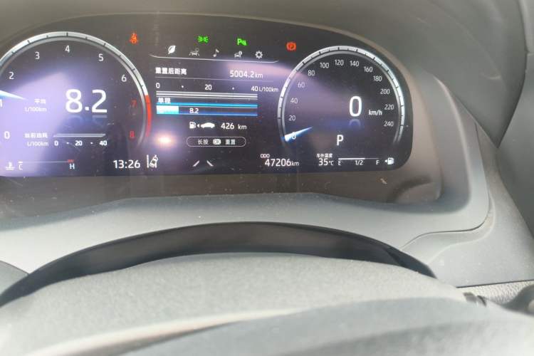 Used Toyota Camry 2021 2.5G Luxury Edition Odometer Close Up
