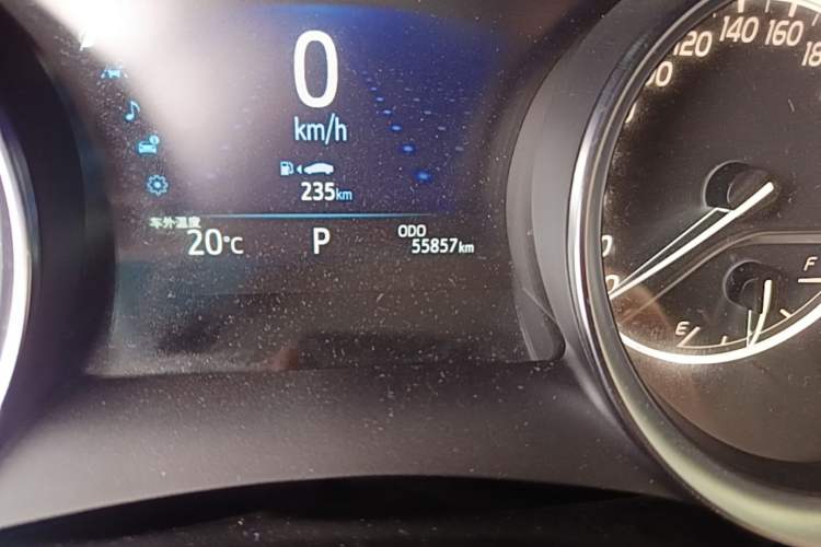 Used Toyota Camry 2021 2.0G Luxury Edition Odometer Close Up