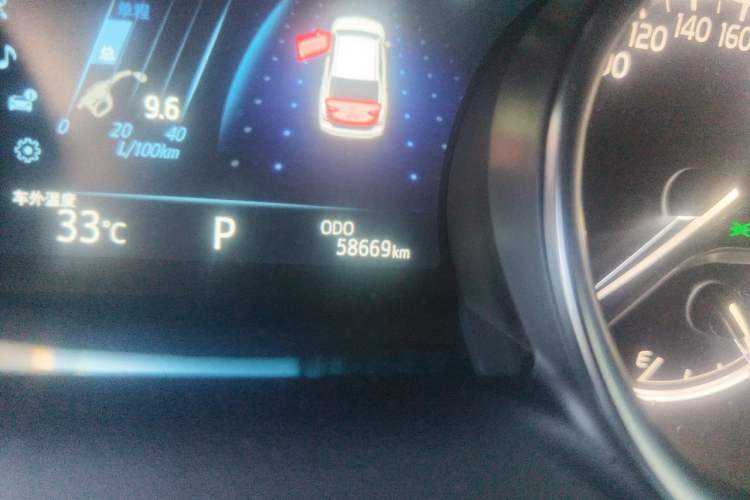 Used Toyota Camry 2021 2.0G Luxury Edition Odometer Close Up