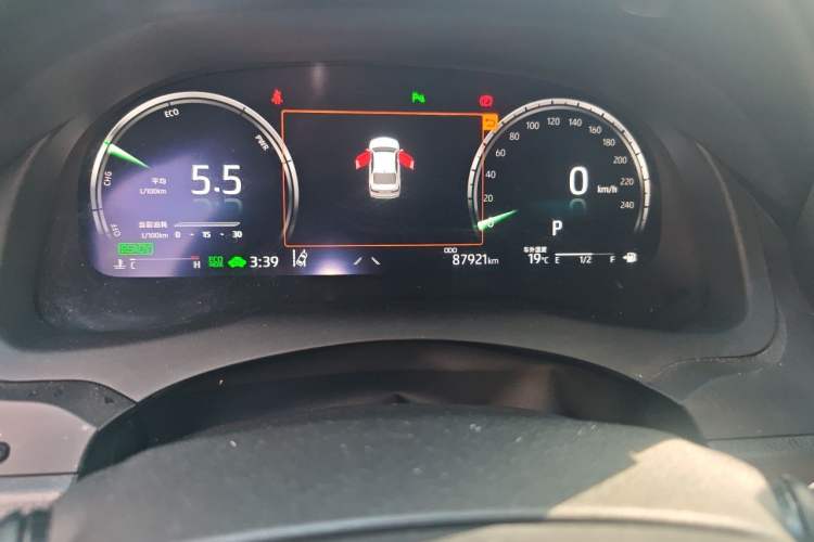 Used Toyota Camry 2021 Dual-Motor 2.5HG Luxury Edition Odometer Close Up