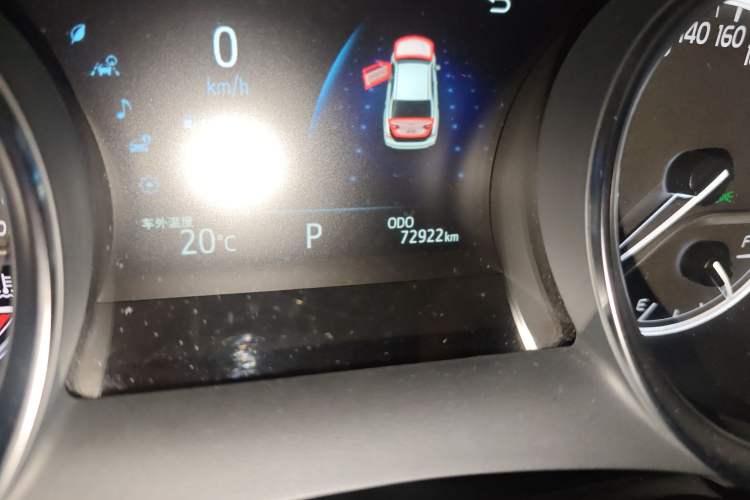 Used Toyota Camry 2021 2.0G Luxury Edition Odometer Close Up
