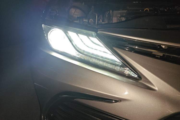 Used Toyota Camry 2021 2.0G Luxury Edition Right Front Headlight