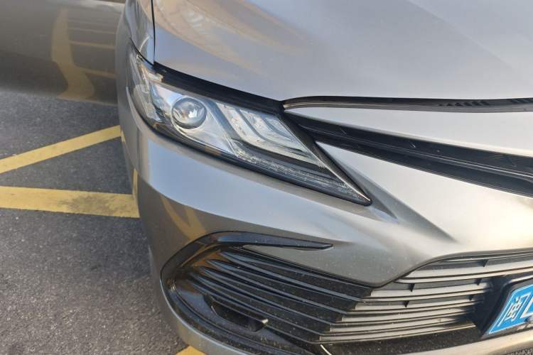 Used Toyota Camry 2021 2.5G Luxury Edition Right Front Headlight