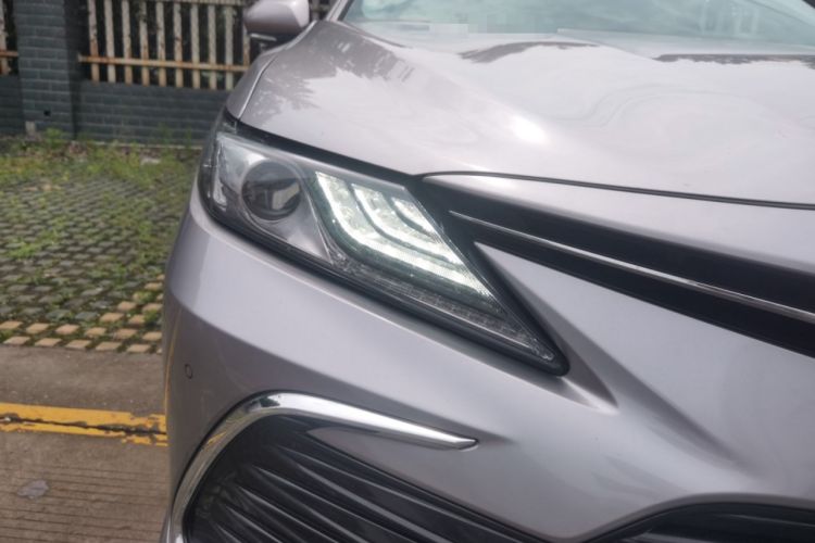 Used Toyota Camry 2021 2.5G Luxury Edition Right Front Headlight