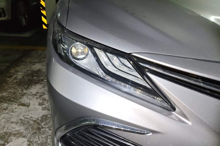 Used Toyota Camry 2021 2.5G Luxury Edition Right Front Headlight