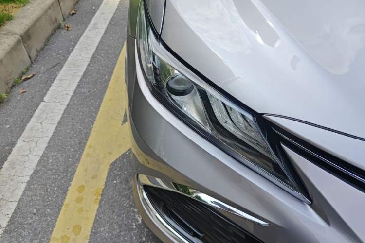 Used Toyota Camry 2021 2.5G Luxury Edition Right Front Headlight