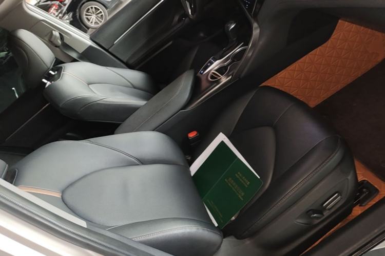 Used Toyota Camry 2021 2.5G Luxury Edition Right Front Seat