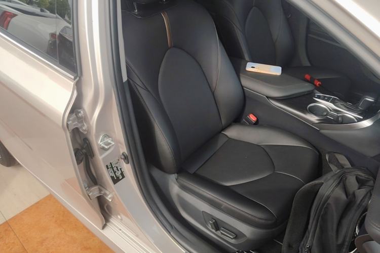 Used Toyota Camry 2021 2.5G Luxury Edition Right Front Seat