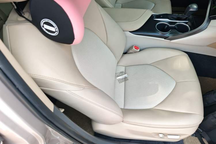 Used Toyota Camry 2021 2.0G Luxury Edition Right Front Seat