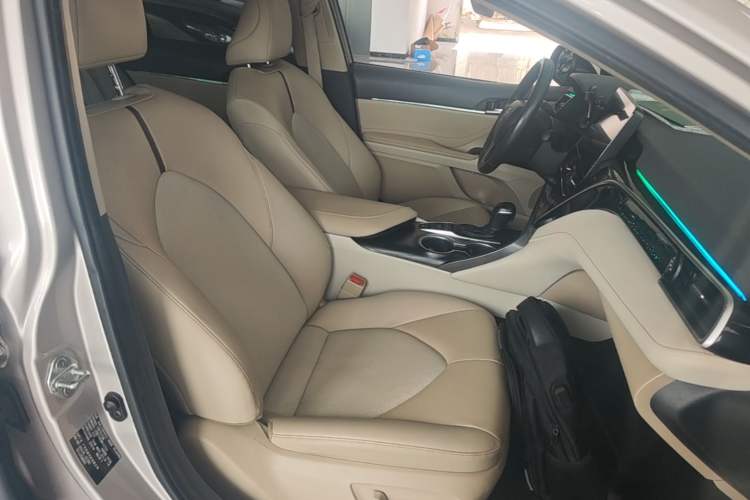 Used Toyota Camry 2021 2.5G Luxury Edition Right Front Seat