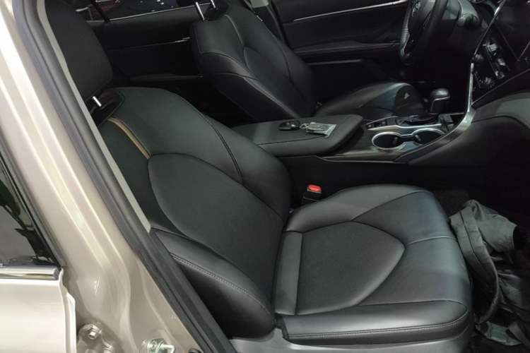 Used Toyota Camry 2021 2.0G Luxury Edition Right Front Seat