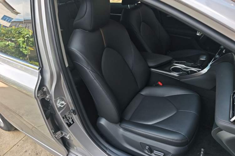 Used Toyota Camry 2021 2.0G Luxury Edition Right Front Seat