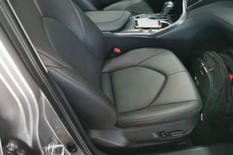 Used Toyota Camry 2021 2.0G Luxury Edition Right Front Seat