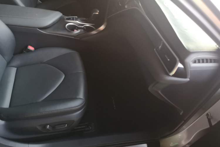 Used Toyota Camry 2021 2.5G Luxury Edition Right Front Seat