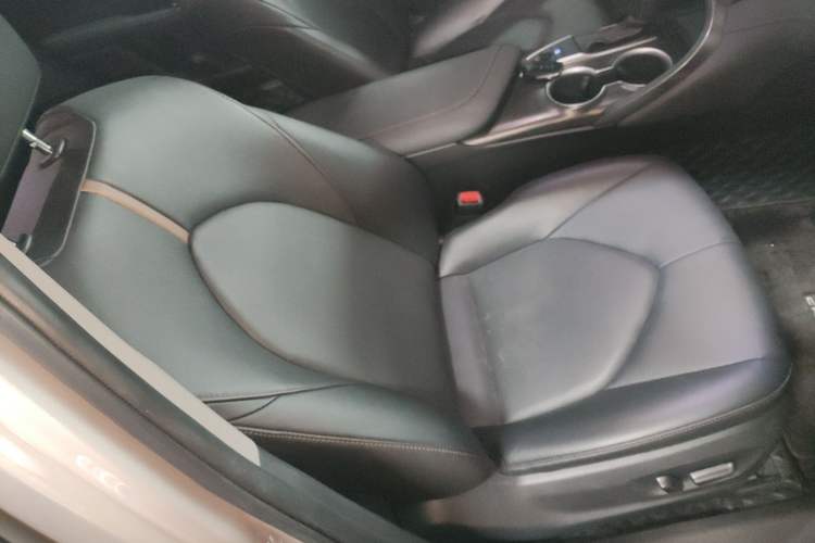 Used Toyota Camry 2021 2.0G Luxury Edition Right Front Seat