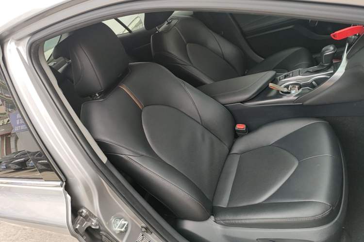 Used Toyota Camry 2021 2.0G Luxury Edition Right Front Seat