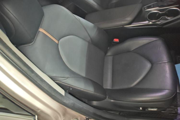 Used Toyota Camry 2021 2.0G Luxury Edition Right Front Seat