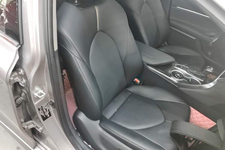 Used Toyota Camry 2021 2.0G Luxury Edition Right Front Seat