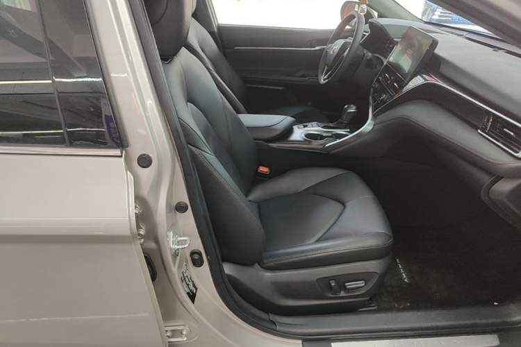 Used Toyota Camry 2021 2.5G Luxury Edition Right Front Seat