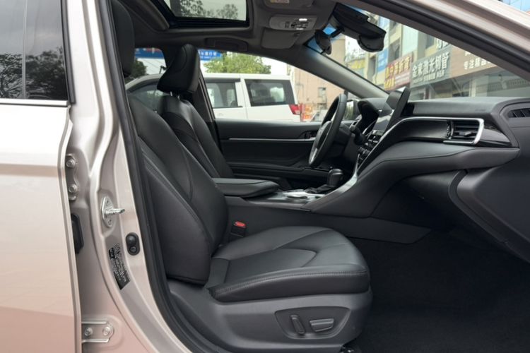 Used Toyota Camry 2021 2.0G Luxury Edition Right Front Seat
