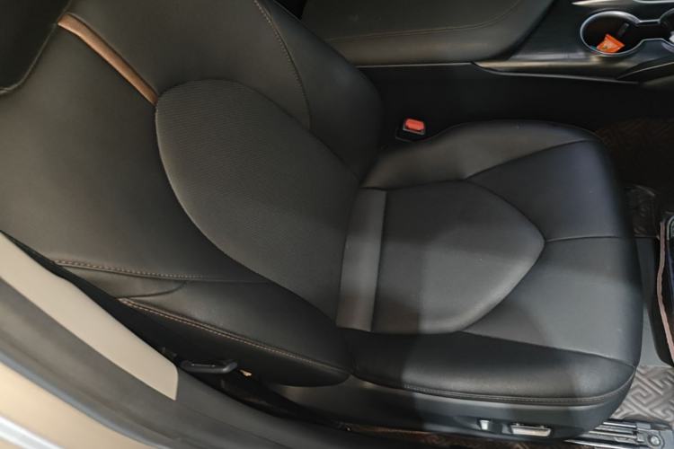 Used Toyota Camry 2021 2.5G Luxury Edition Right Front Seat