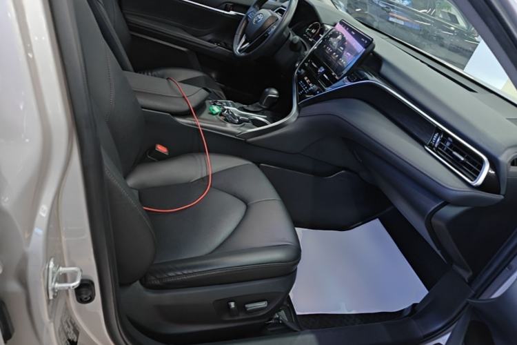 Used Toyota Camry 2021 2.5G Luxury Edition Right Front Seat