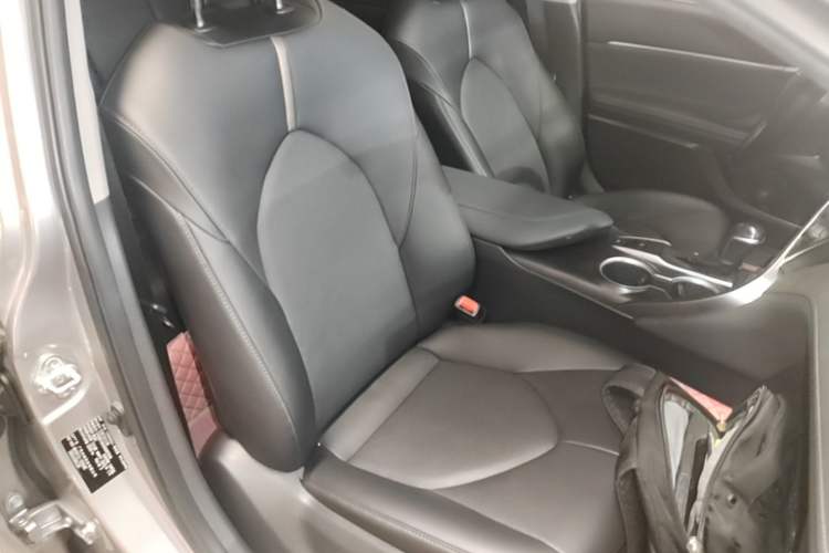 Used Toyota Camry 2021 2.0G Luxury Edition Right Front Seat