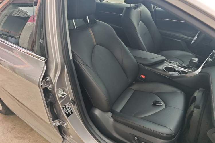 Used Toyota Camry 2021 2.0G Luxury Edition Right Front Seat