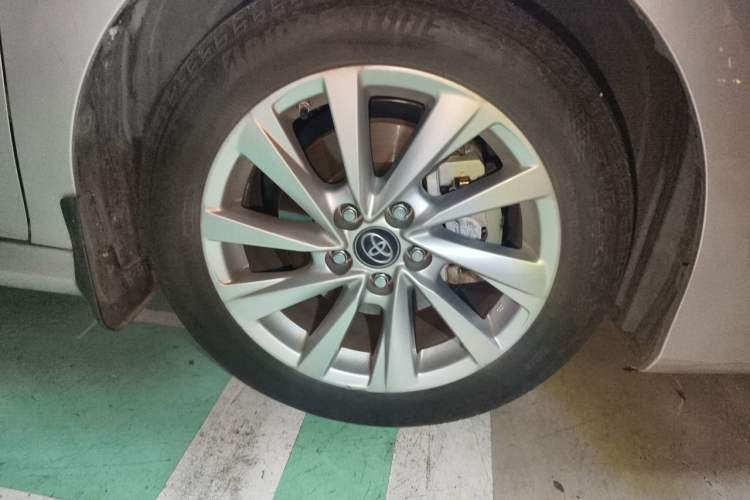 Used Toyota Camry 2021 2.0G Luxury Edition Right Front Wheel Hub