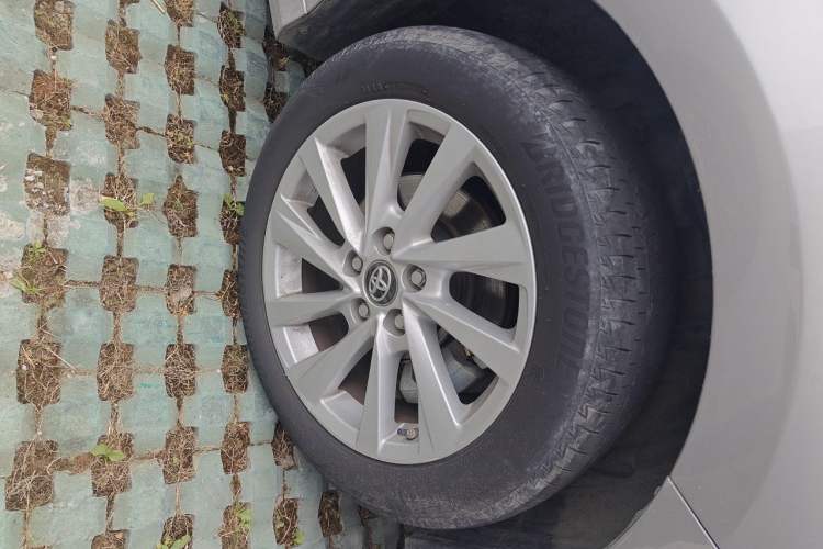 Used Toyota Camry 2021 2.0G Luxury Edition Right Front Wheel Hub