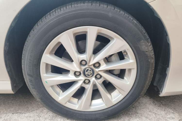 Used Toyota Camry 2021 2.0G Luxury Edition Right Front Wheel Hub