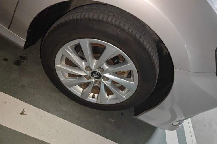 Used Toyota Camry 2021 Dual-Motor 2.5 HGVP Leading Edition Right Front Wheel Hub