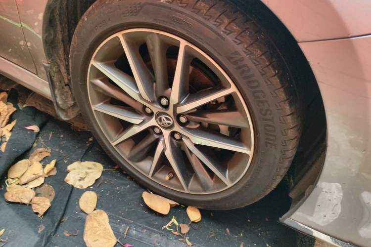 Used Toyota Camry 2021 2.5G Luxury Edition Right Front Wheel Hub