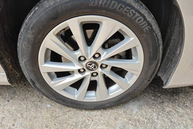 Used Toyota Camry 2021 2.0G Luxury Edition Right Front Wheel Hub