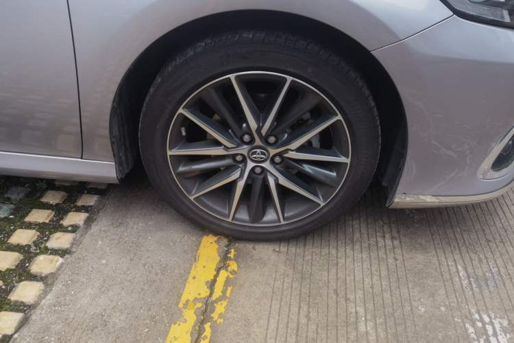Used Toyota Camry 2021 2.5G Luxury Edition Right Front Wheel Hub
