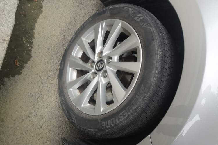 Used Toyota Camry 2021 2.0G Luxury Edition Right Front Wheel Hub
