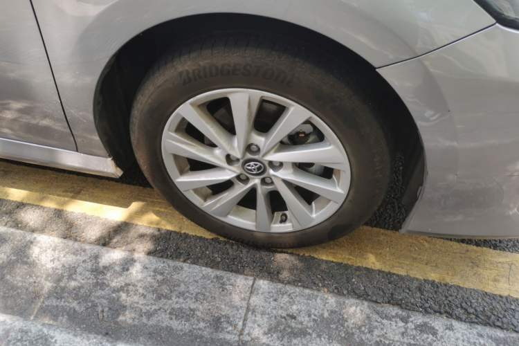 Used Toyota Camry 2021 2.0G Luxury Edition Right Front Wheel Hub