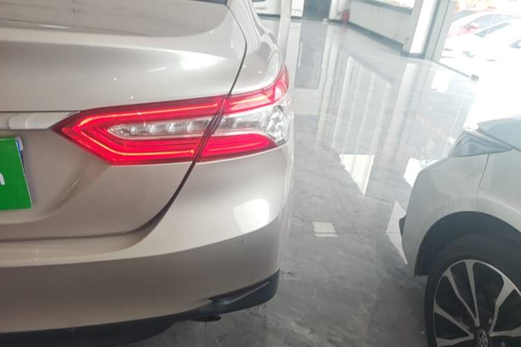 Used Toyota Camry 2021 2.5G Luxury Edition Right Rear Taillight